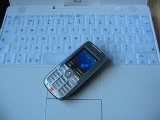 2004-05-15-K700i_phone.JPG