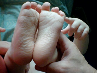 2004-07-11-Wrinkly_toes.JPG