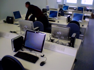 2004-07-20-Anatomy_lab_PCs.JPG