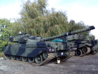 2005-10-09-Tanks.JPG